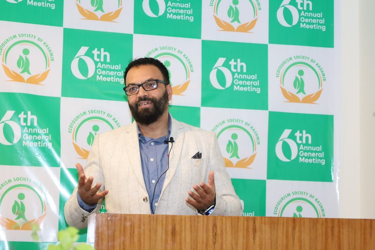 Association member at podium